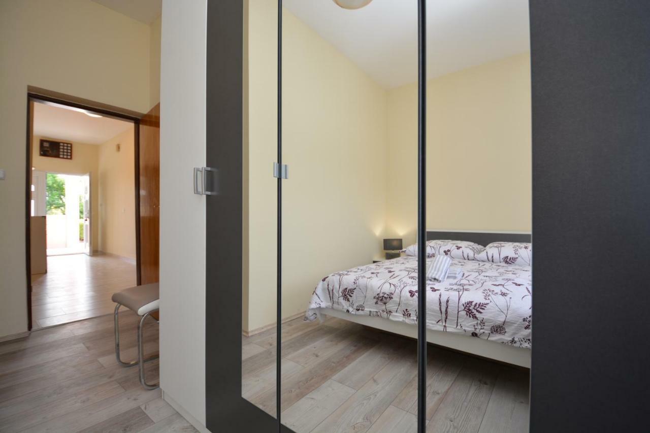 Ferienwohnung Apartman Susic Policnik Exterior foto