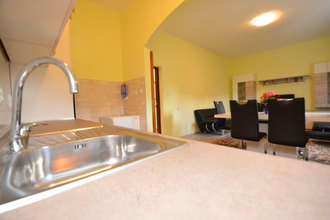 Ferienwohnung Apartman Susic Policnik Exterior foto